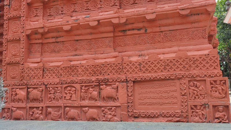 Inscription in the Handial Jagannath Temple detailing its reconstruction in 1345 by Purnachandra Chakraborty, inspired by Annadamayi Devi. Photo: Voice7 News